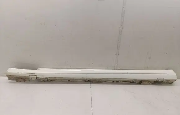 Mercedes-Benz C W205 Sill A2056902540