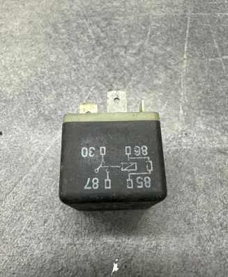 Audi A4 S4 B6 8E 8H Other relay 431951253