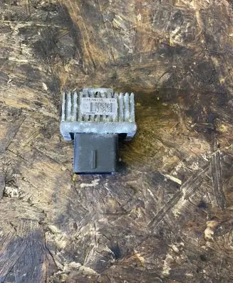 Mercedes-Benz Citan W415 Glow plug pre-heat relay 110678071R