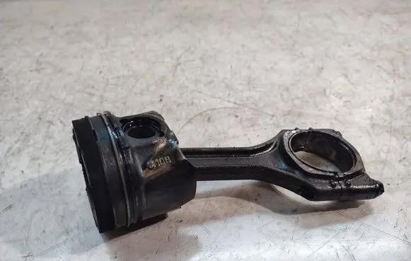 Opel Insignia B Piston with connecting rod