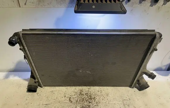 Volkswagen Caddy Radiator set 1K0145803BM 1334B