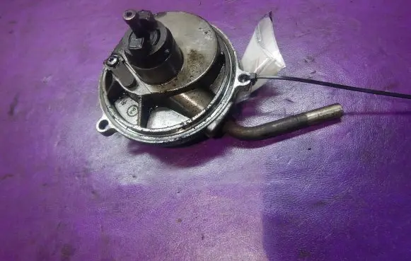 Mercedes-Benz Vaneo W414 Vacuum pump A6682300165