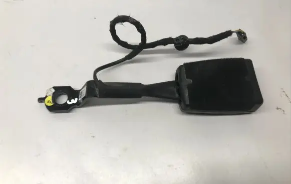 Volkswagen Jetta VII Front seatbelt buckle 17A857756C