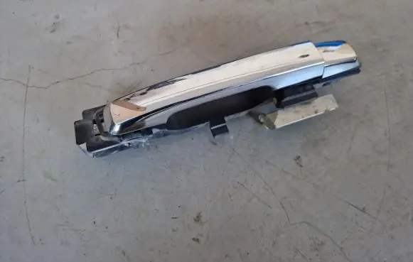 Isuzu D-Max Front door exterior handle