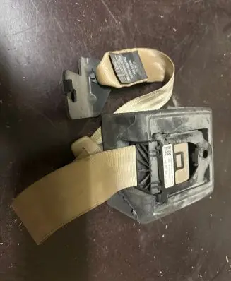 Audi A8 S8 D4 4H Middle seatbelt (rear) 4H0857807J TK92013181