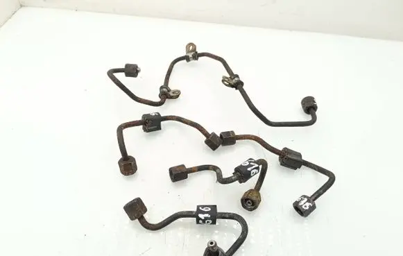 Volkswagen Transporter - Caravelle T5 Fuel injector supply line/pipe 