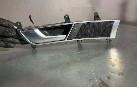 Audi A6 S6 C6 4F Front door interior handle 4F0837019C