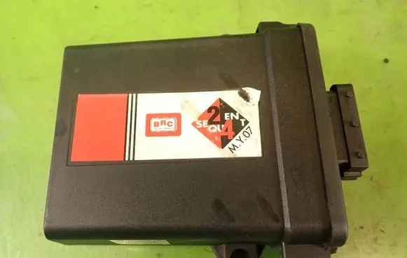 Skoda Octavia Mk1 (1U) LP gas control unit module 67R011006