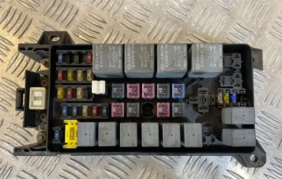 KIA Sorento Fuse module 911603E040 10021007013 BE0400210090731