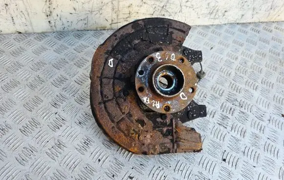 Front wheel hub