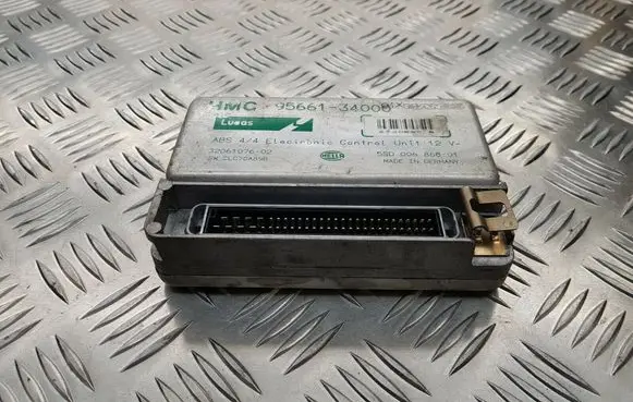 Hyundai Sonata ABS control unit/module 9566134000 5SD00686801
