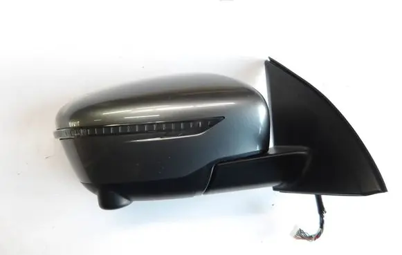 Nissan Qashqai Front door electric wing mirror 