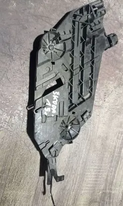 Skoda Octavia Mk2 (1Z) Headlight/headlamp mounting bracket RE17035202