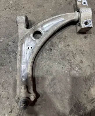 Seat Alhambra (Mk2) Front lower control arm/wishbone 3C0407151G