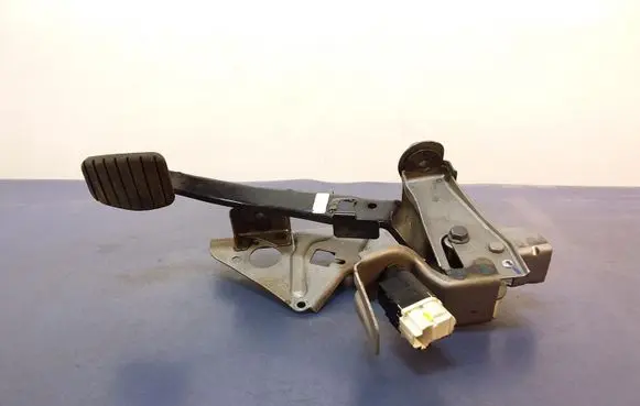 Renault Captur Accelerator throttle pedal