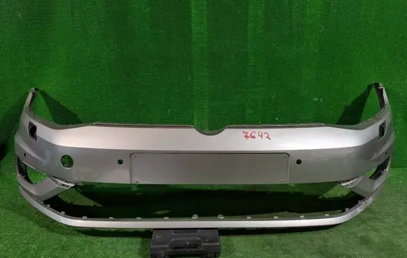 Volkswagen Golf VII Front bumper