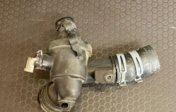 Mercedes-Benz C W204 Thermostat 