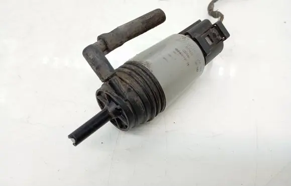 BMW 5 E60 E61 Windscreen/windshield washer pump 6934159 23557610 67126934159