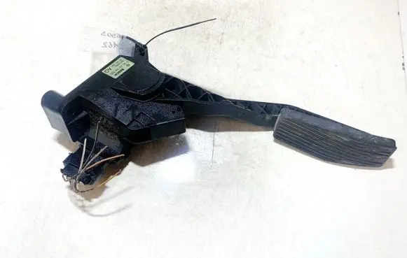 Opel Zafira A Accelerator throttle pedal 0281002298 90581208