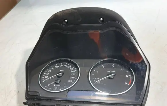 BMW 1 F20 F21 Speedometer (instrument cluster) 17649411 007057000 2688986