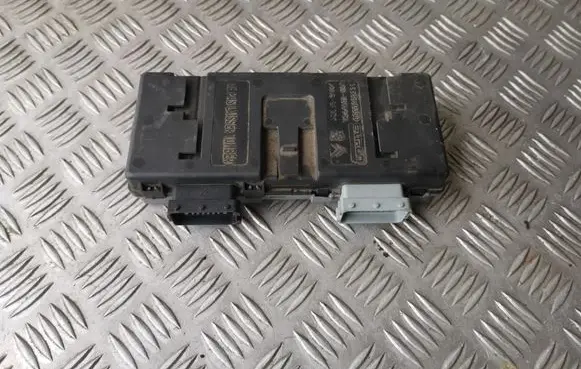 Peugeot 607 Seat control module 9638960380
