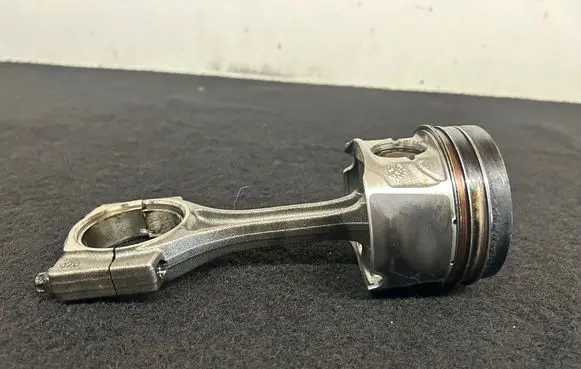 Mini Clubman F54 Piston with connecting rod B47C20A