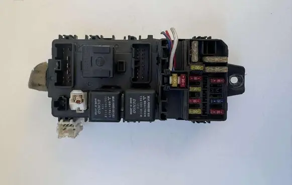 Mitsubishi Colt Fuse box set MR228760 2323006073