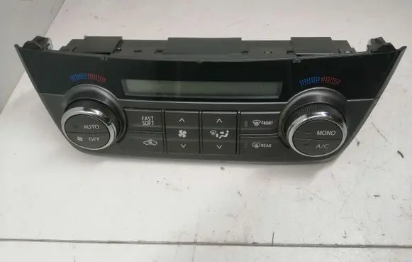 Toyota RAV 4 (XA40) Climate control unit 75F546