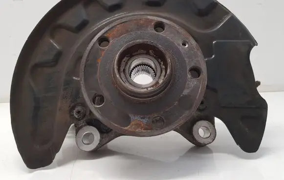 Volkswagen Touran III Front wheel hub spindle knuckle 5Q0401257A 5Q0400053