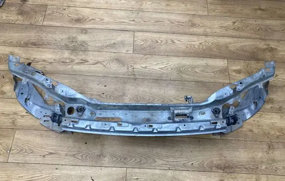 Volvo V50 Top upper radiator support slam panel