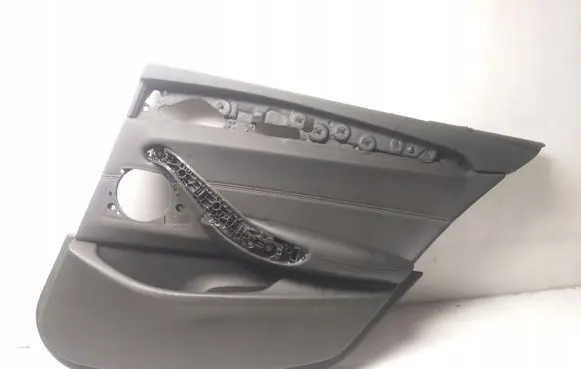 BMW 5 G30 G31 Front door card panel trim