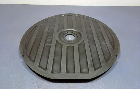 Trunk/boot lower side trim panel