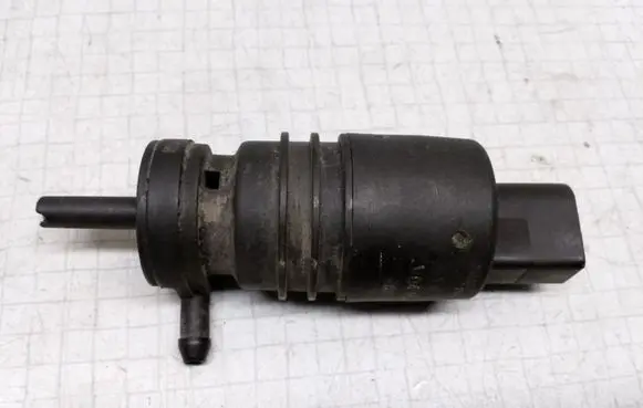 Skoda Fabia Mk1 (6Y) Windscreen/windshield washer pump 1J5955651