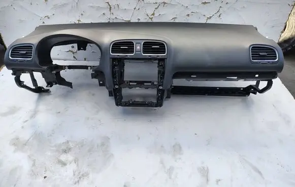 Volkswagen Golf VI Dashboard 