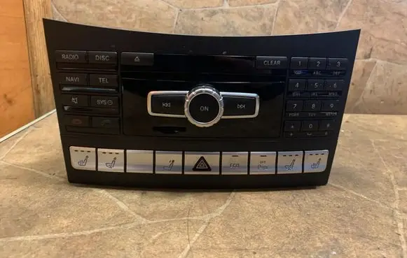 Mercedes-Benz CLS C218 X218 Radio/CD/DVD/GPS head unit A2129003917