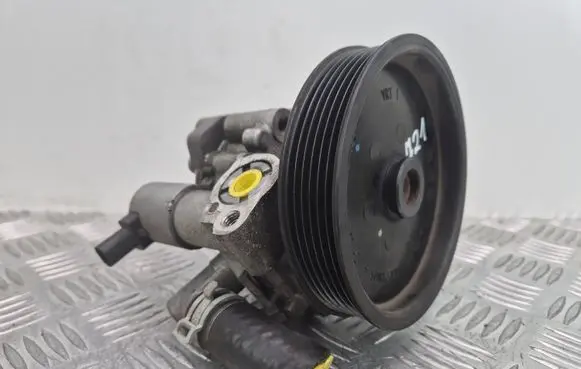 Mercedes-Benz C W204 Power steering pump A0064667501 7693955169