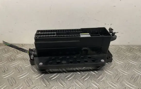 Ford Focus Fuse module BV6T14A301HB