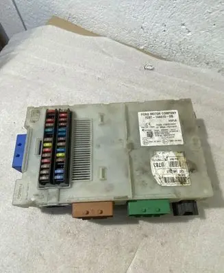 Ford Mondeo MK IV Fuse module 7G9T14A073DB 3659AF01125TP 28092563