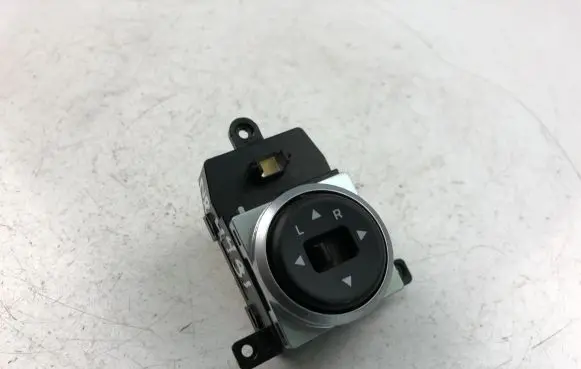 Hyundai i10 Wing mirror switch 299128454
