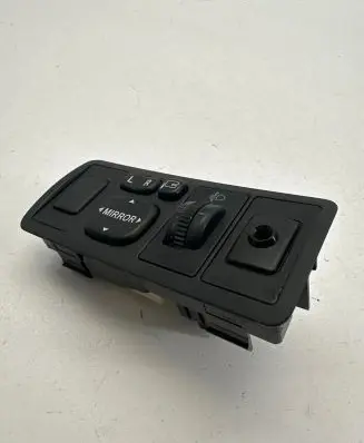 Toyota Avensis T250 Wing mirror switch 183575