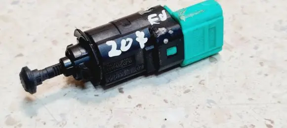 Brake pedal sensor switch
