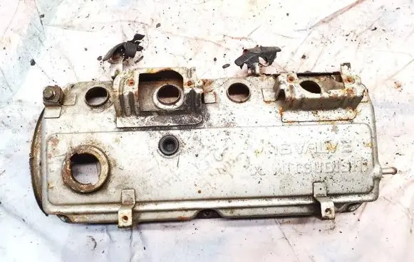 Mitsubishi Galant Rocker cam cover 