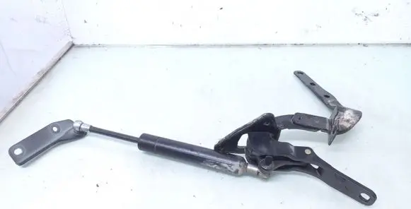 Volvo V70 Tailgate/trunk/boot hinge 8643157 9483033 8643038