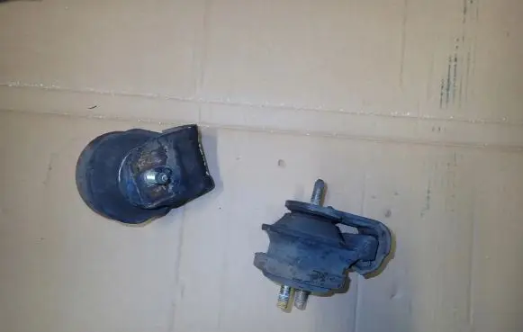 Suzuki Grand Vitara II Engine mount vacuum valve 