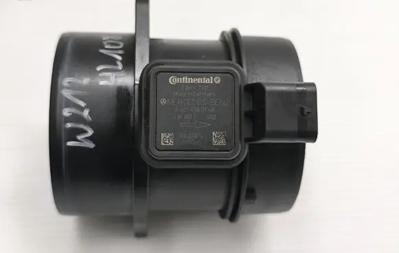 Mercedes-Benz E W212 Mass air flow meter A6510900148