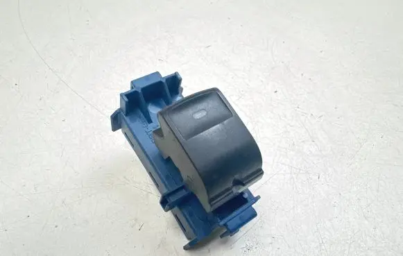 Toyota Verso Electric window control switch 30170440 02009
