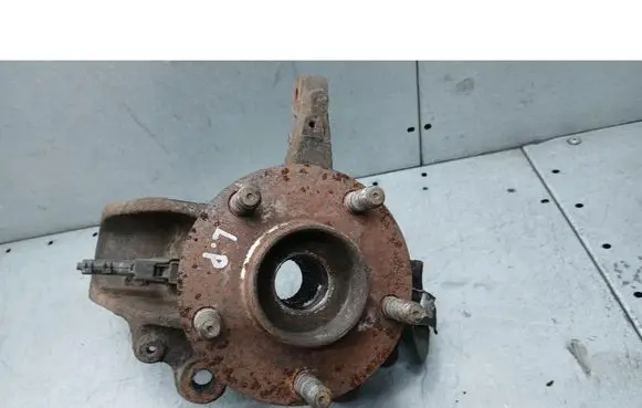 Ford Focus C-MAX Front wheel hub spindle knuckle