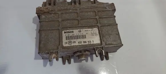 Volkswagen Golf III Engine control unit/module 0261203314 032906026D