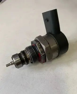 Audi A6 S6 C6 4F Fuel pressure sensor 057130764F 0281002854
