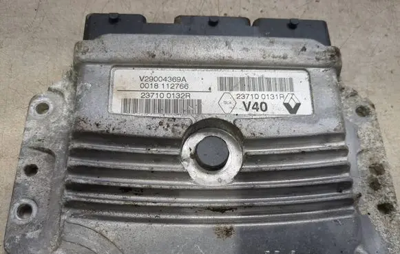 Renault Megane III Engine control unit/module V29004369A 237100131R 237100132R